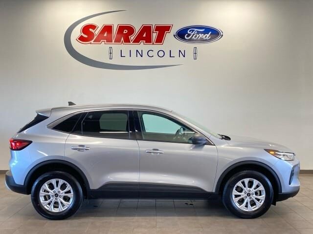 2023 Ford Escape Active — photo 1 of 13