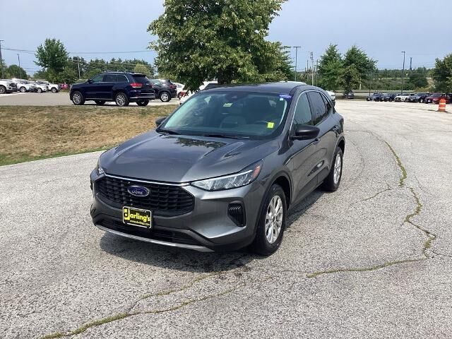 2023 Ford Escape Active — photo 1 of 10