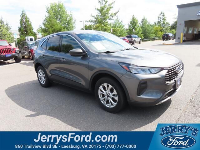 2023 Ford Escape Active — photo 1 of 13