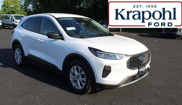 2023 Ford Escape Active — photo 1 of 13