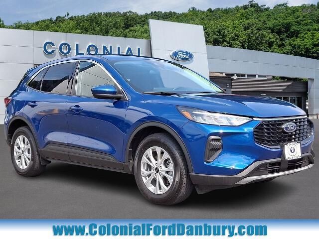 2023 Ford Escape Active — photo 1 of 26