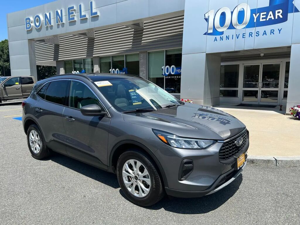 2023 Ford Escape Active — photo 1 of 13
