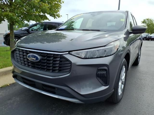 2023 Ford Escape Active — photo 1 of 26