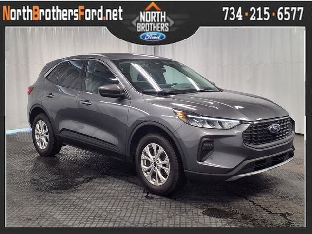 2023 Ford Escape Active — photo 1 of 13