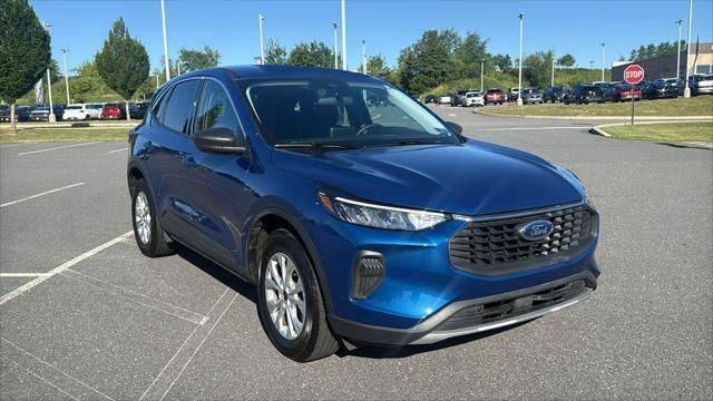 2023 Ford Escape Active — photo 1 of 13