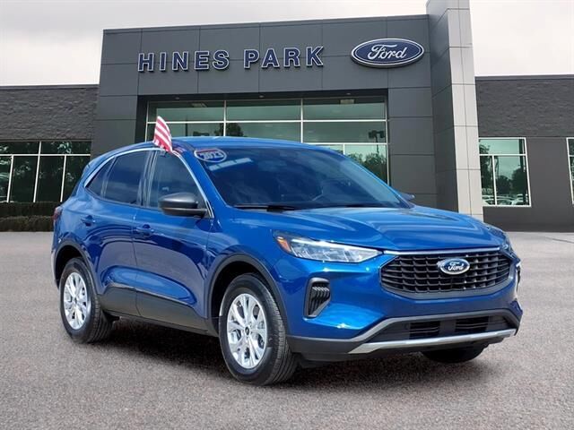 2023 Ford Escape Active — photo 1 of 13