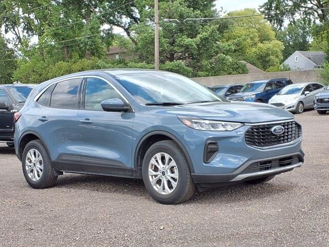 2023 Ford Escape Active — photo 1 of 26