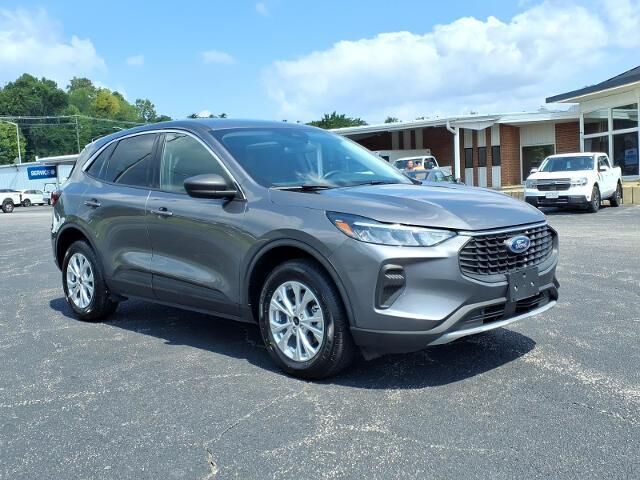 2024 Ford Escape Active — photo 1 of 13