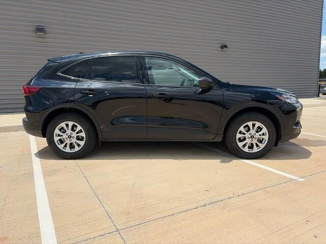2025 Ford Escape Active — photo 1 of 12