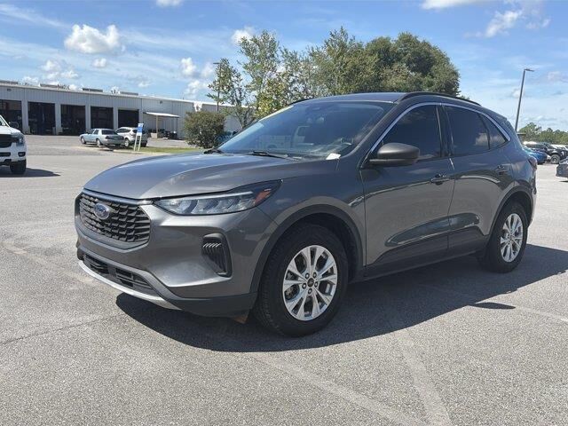 2023 Ford Escape Active — photo 1 of 39