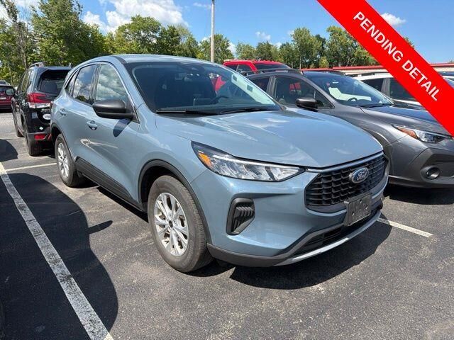 2023 Ford Escape Active — photo 1 of 26