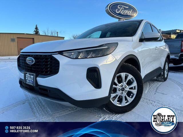 2023 Ford Escape Active — photo 1 of 13