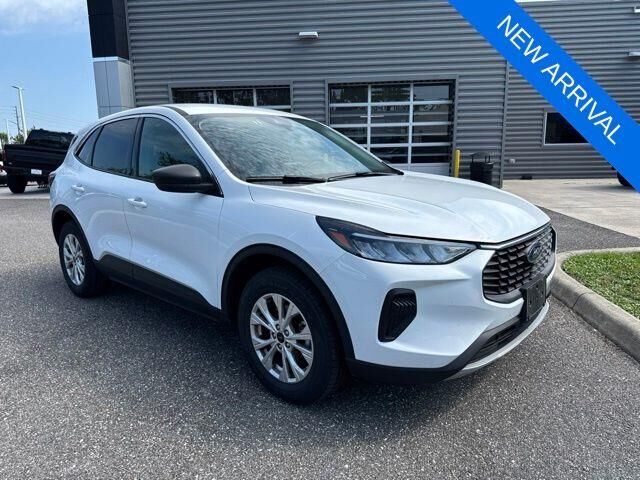 2024 Ford Escape Active — photo 1 of 13