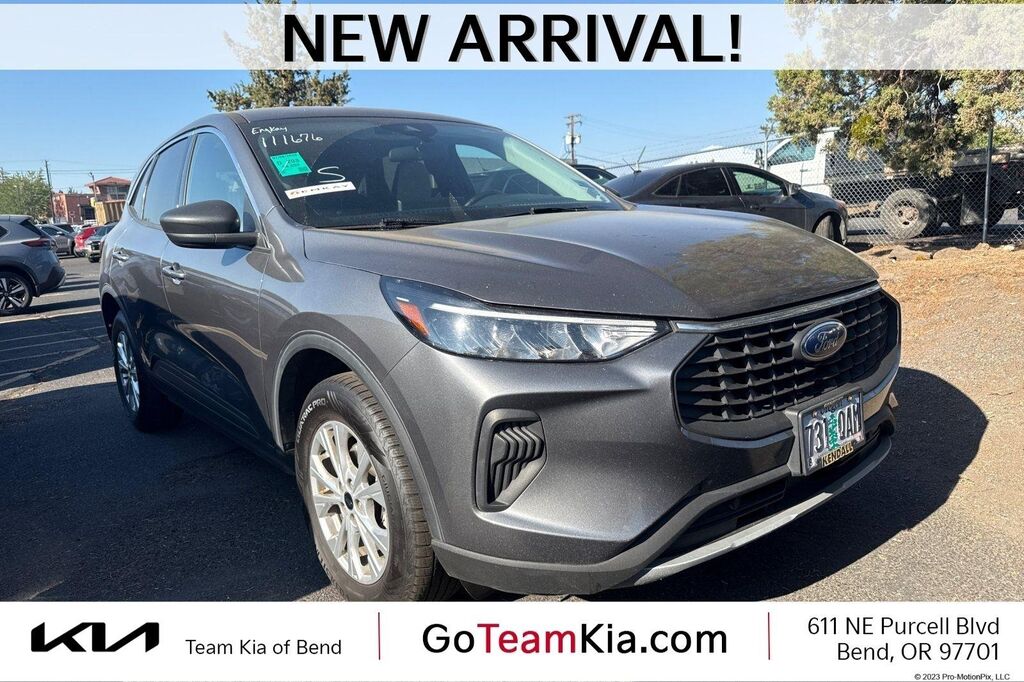 2024 Ford Escape Active — photo 1 of 12