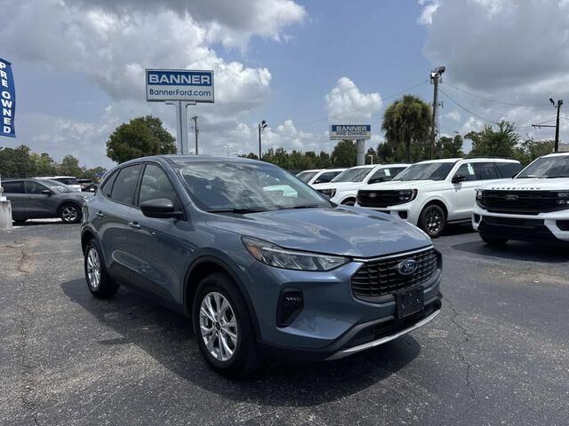 2025 Ford Escape Active — photo 1 of 26