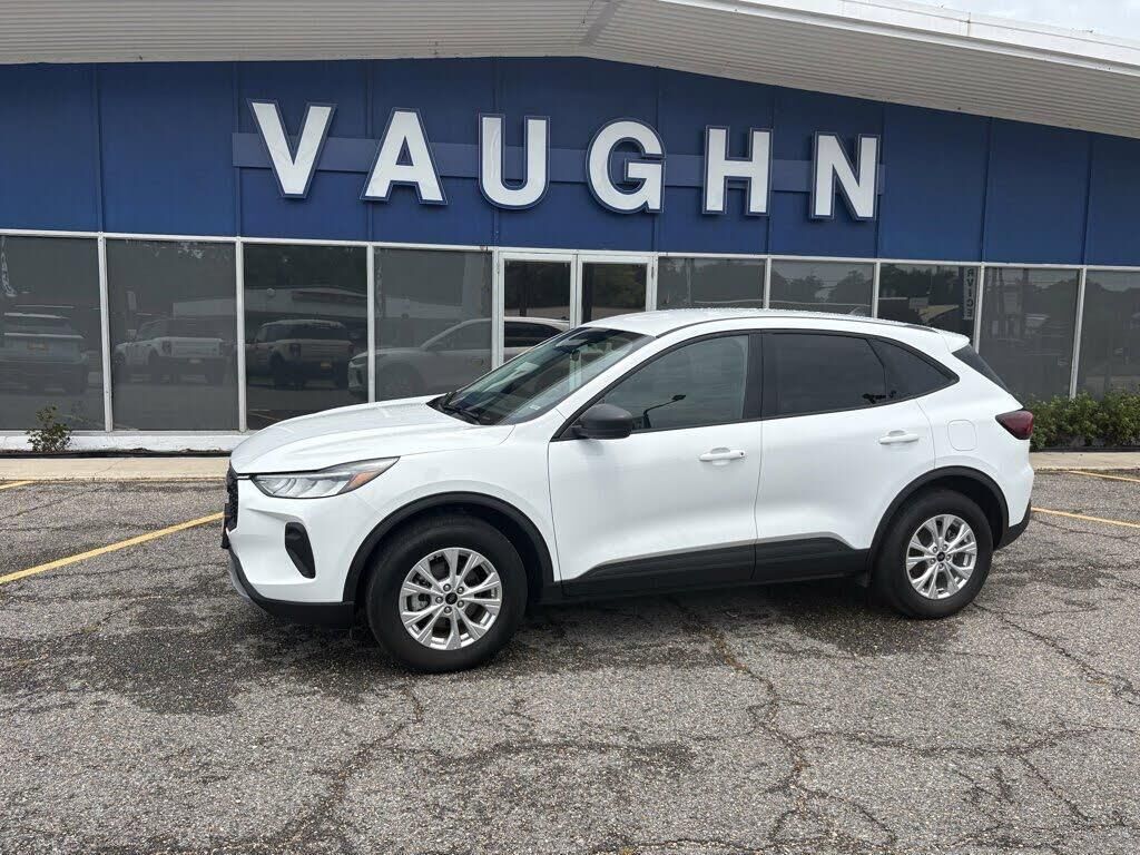 2025 Ford Escape Active — photo 1 of 5