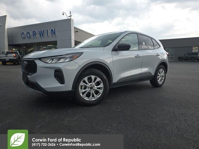 2025 Ford Escape Active — photo 1 of 13