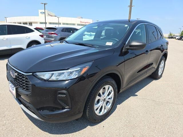 2023 Ford Escape Active — photo 1 of 6