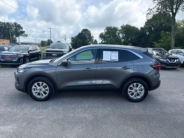 2023 Ford Escape Active — photo 1 of 26