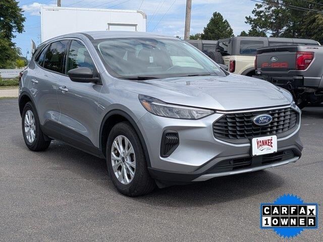 2023 Ford Escape Active — photo 1 of 26