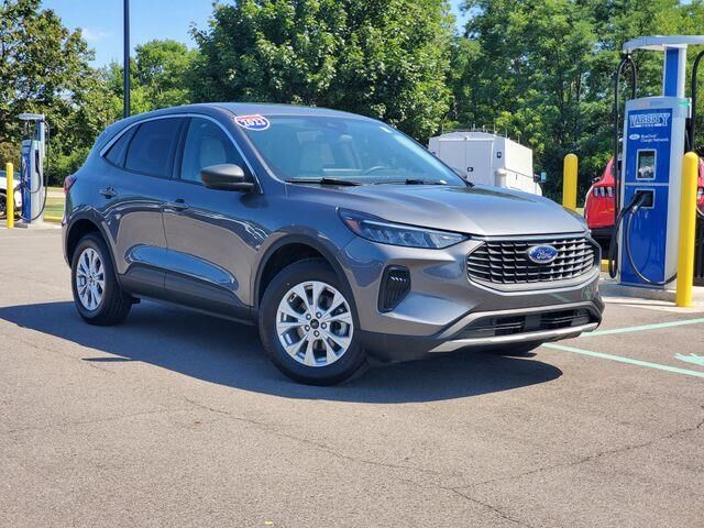 2023 Ford Escape Active — photo 1 of 26