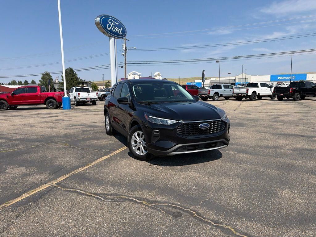 2023 Ford Escape Active — photo 1 of 27