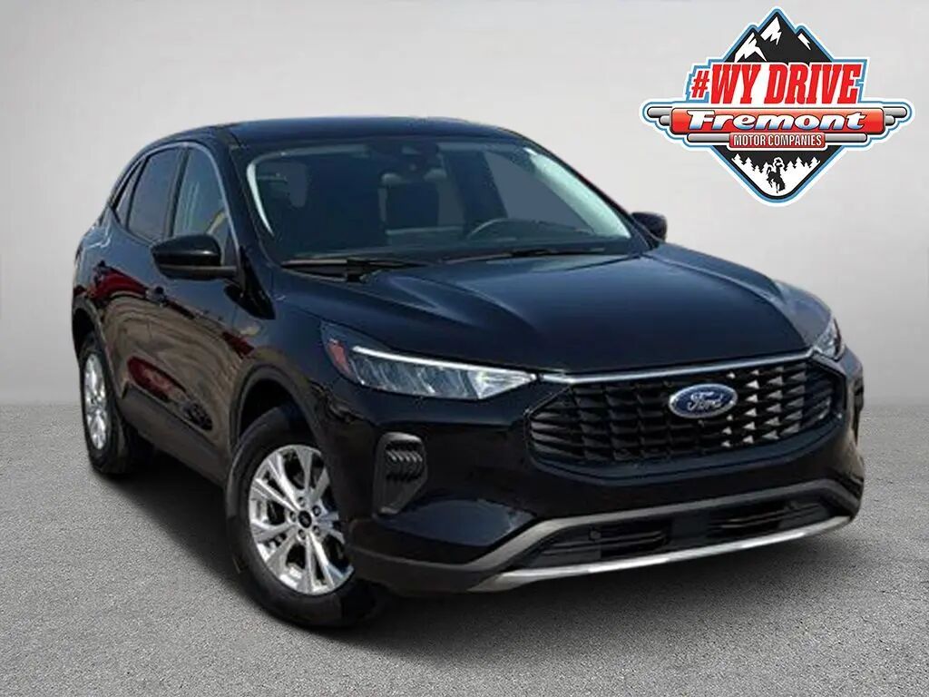 2023 Ford Escape Active — photo 1 of 13