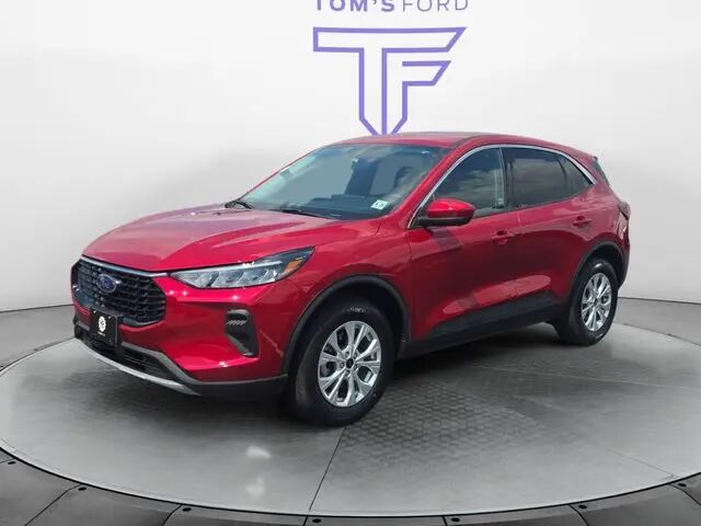 2023 Ford Escape Active — photo 1 of 15