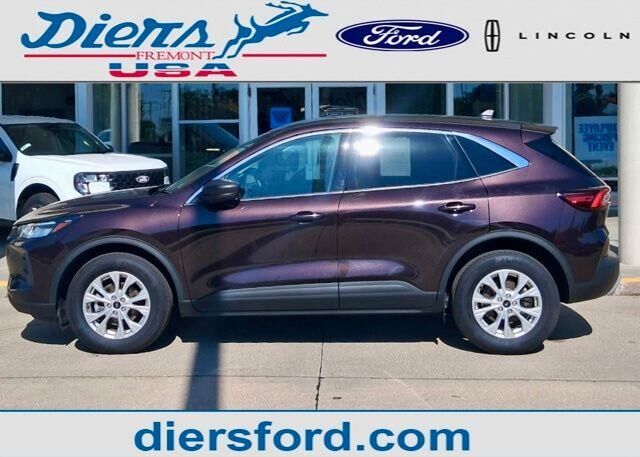 2023 Ford Escape Active — photo 1 of 40