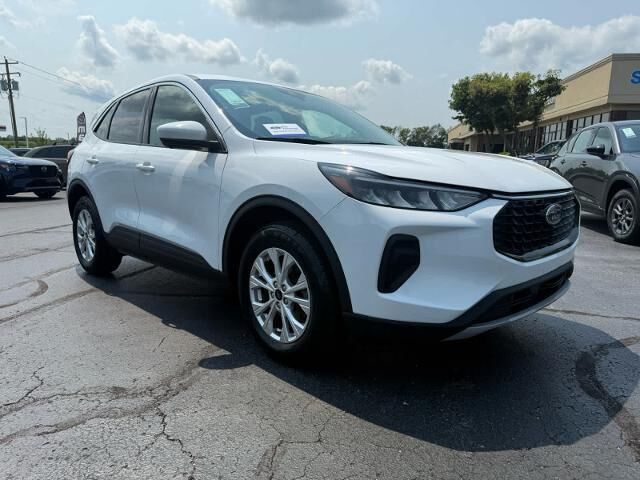 2024 Ford Escape Active — photo 1 of 40