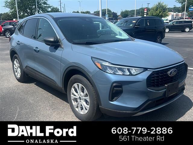 2024 Ford Escape Active — photo 1 of 13