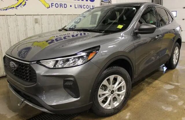 2024 Ford Escape Active — photo 1 of 15