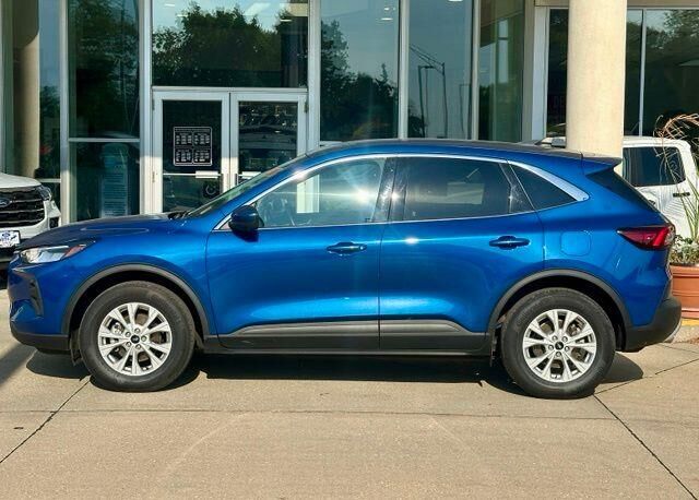 2023 Ford Escape Active — photo 1 of 40