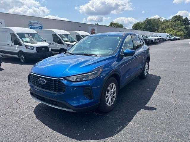 2023 Ford Escape Active — photo 1 of 24
