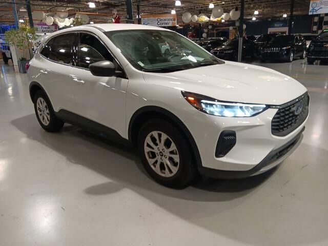 2023 Ford Escape Active — photo 1 of 26