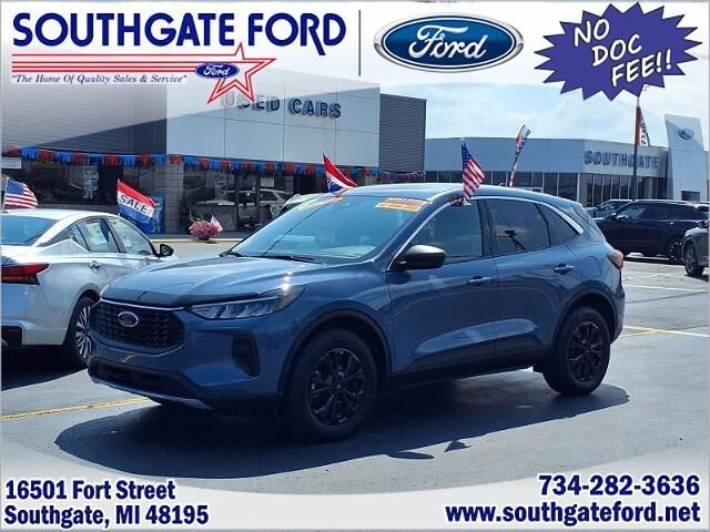 2023 Ford Escape Active — photo 1 of 13