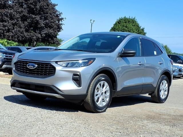 2023 Ford Escape Active — photo 1 of 26