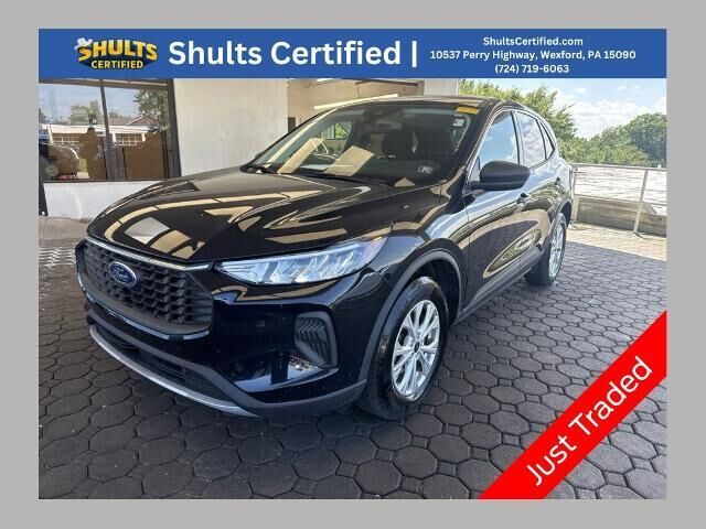 2023 Ford Escape Active — photo 1 of 13