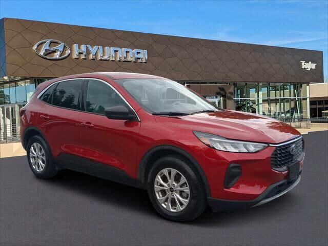 2023 Ford Escape Active — photo 1 of 19