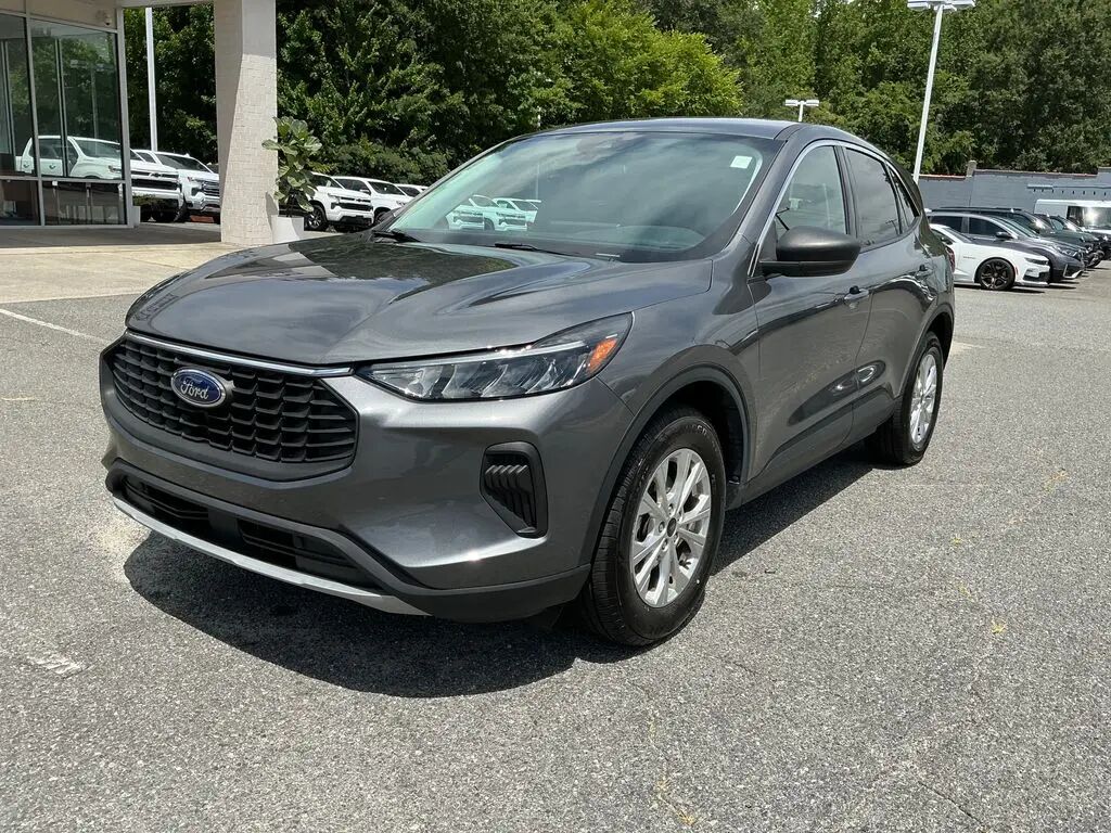 2024 Ford Escape Active — photo 1 of 13