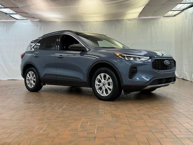 2024 Ford Escape Active — photo 1 of 26