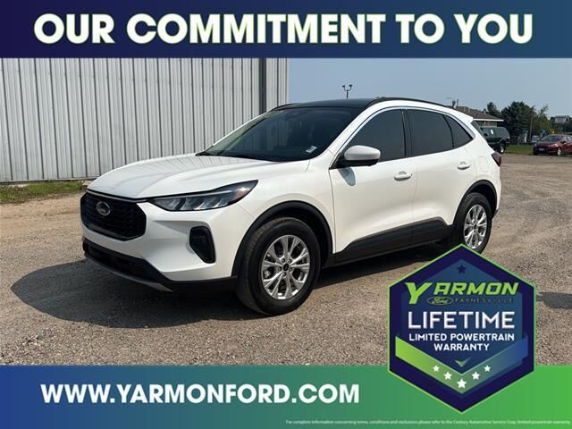 2023 Ford Escape Active — photo 1 of 26