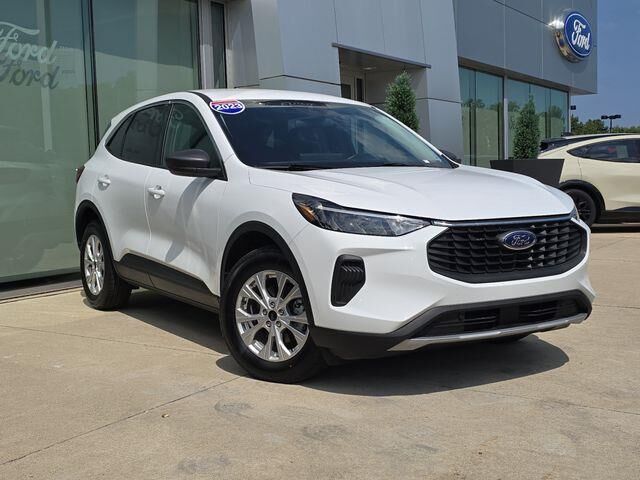 2023 Ford Escape Active — photo 1 of 13
