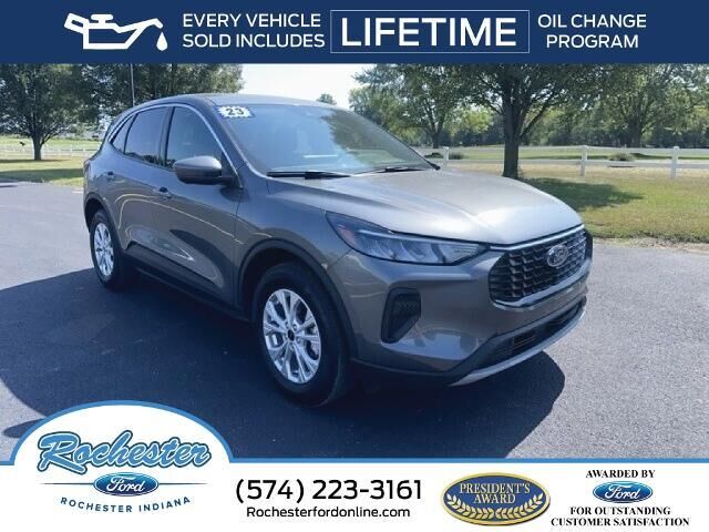 2023 Ford Escape Active — photo 1 of 13
