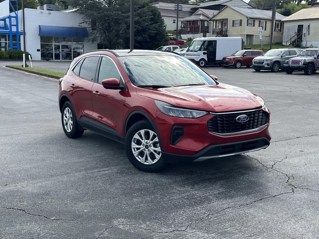 2023 Ford Escape Active — photo 1 of 13