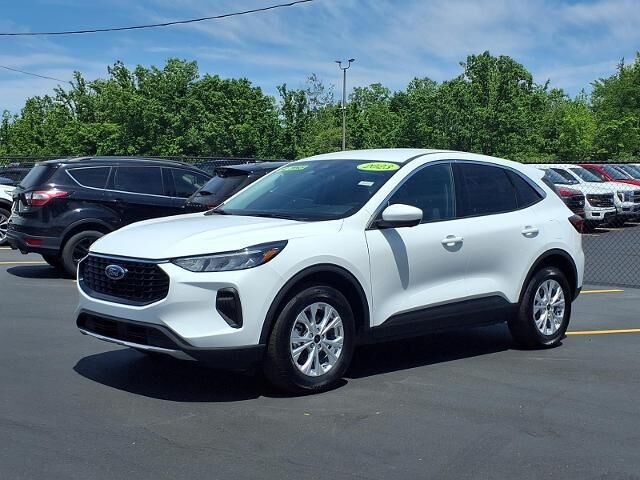 2023 Ford Escape Active — photo 1 of 26