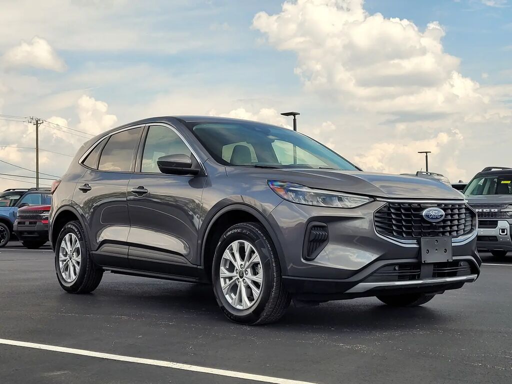 2023 Ford Escape Active — photo 1 of 11