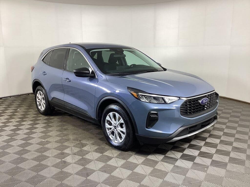 2023 Ford Escape Active — photo 1 of 14