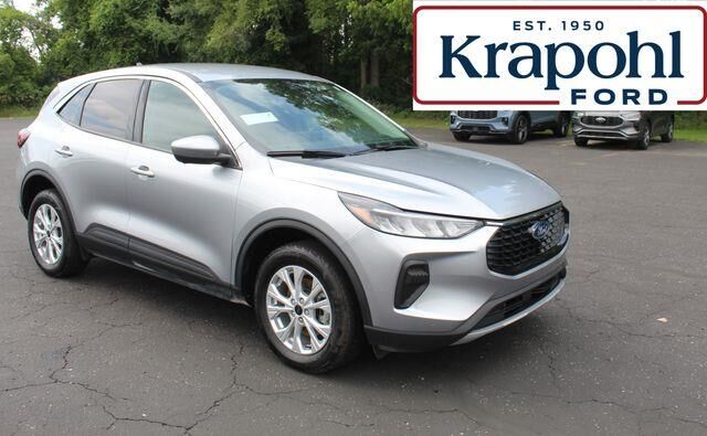2023 Ford Escape Active — photo 1 of 26
