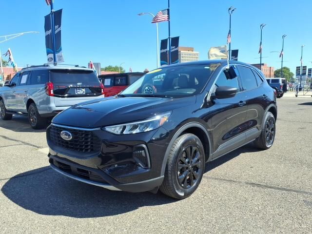 2023 Ford Escape Active — photo 1 of 26